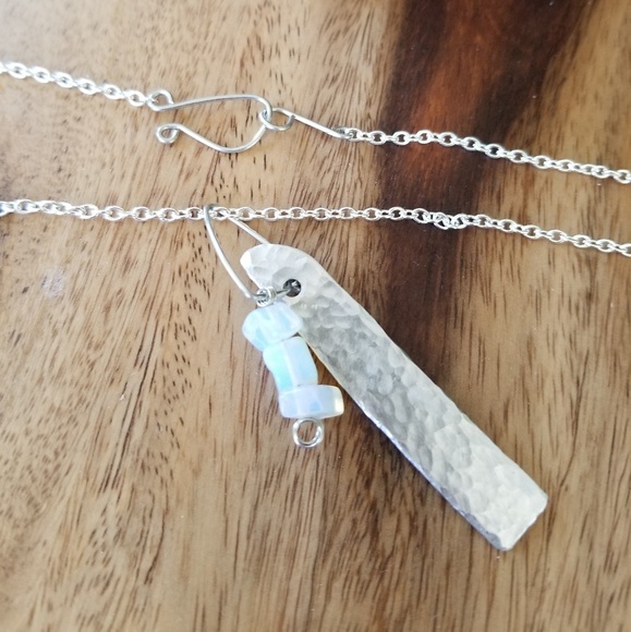Jewelry - ☄️NEW!☄️Moonstone and Silver Necklace